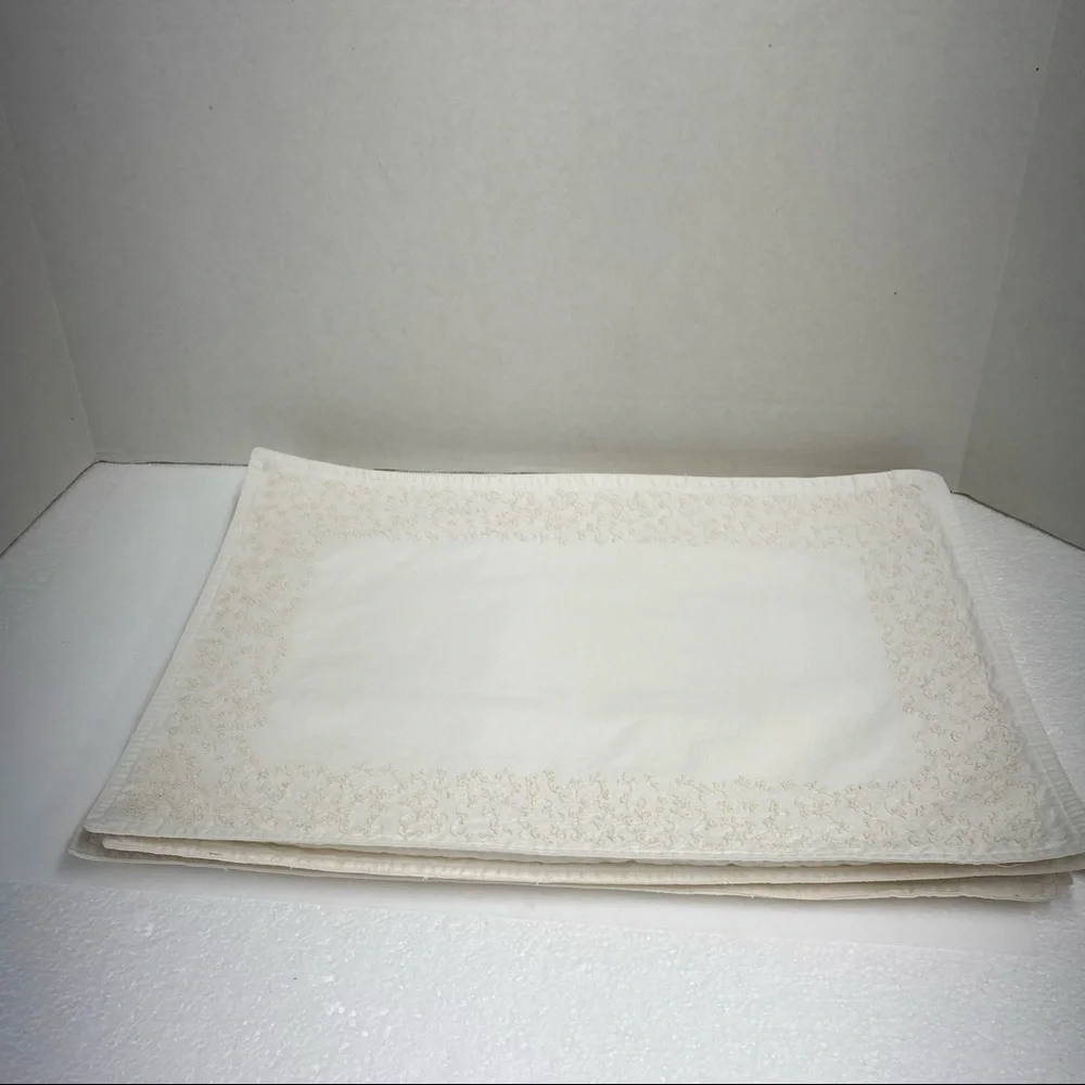 Pier 1 imports Placemats natural embroidered set of 5 off white with embroidery